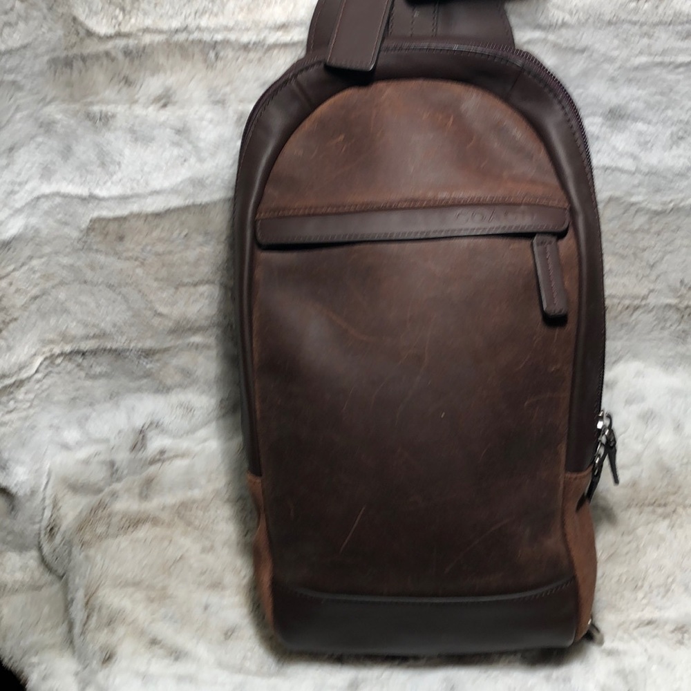 Coach Sling Bag in excellent condition.